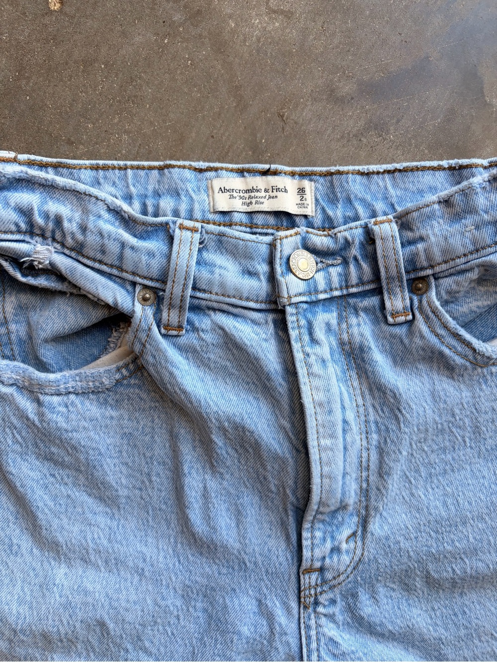 90’s Relaxed High Rise Jean - Picture 2 of 4